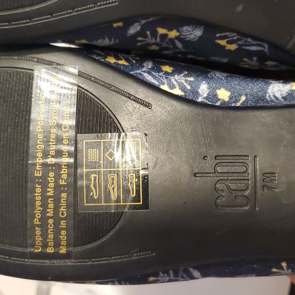 Cabi #6005 Carnaby Loafer Floral In Velvet Size 7M NWOT'S - Picture 11 of 12
